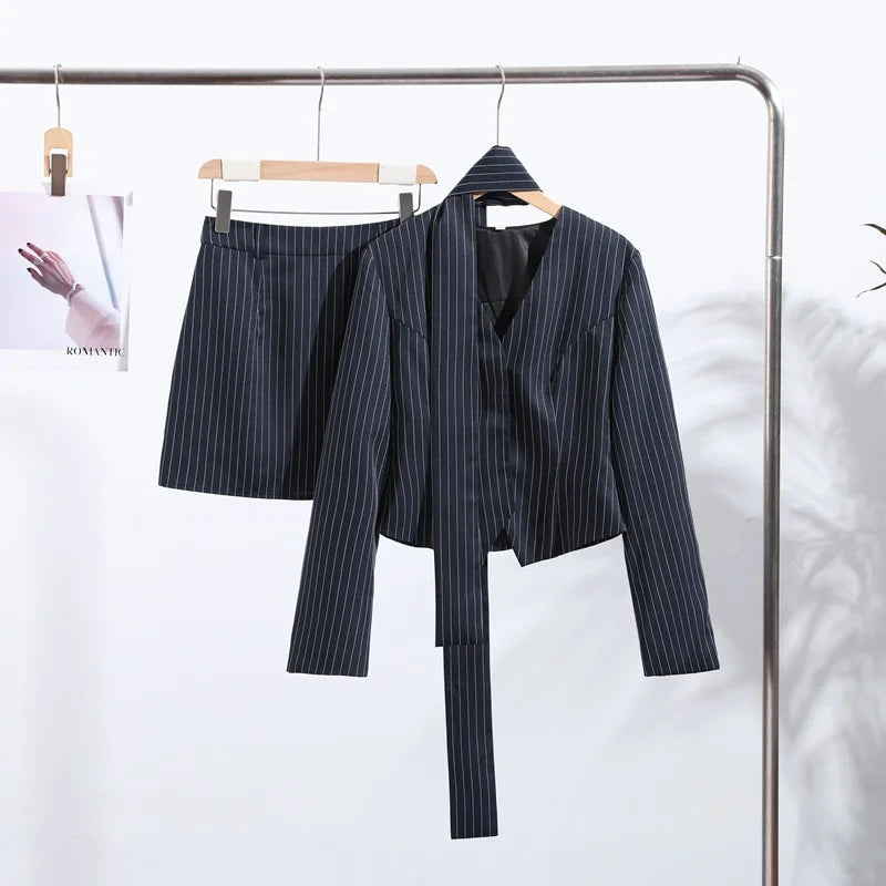 Conjunto Chaqueta y Falda de Rayas | Regina